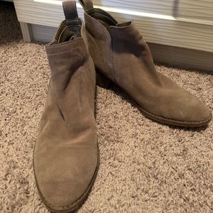 Dolce Vita Taupe Bootie size 7.5